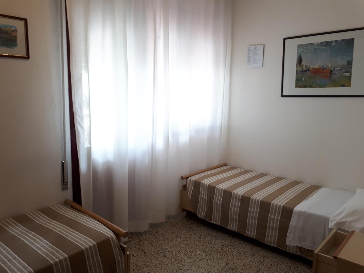 Hotel Villa Dina Lido di Jesolo Bagian luar foto