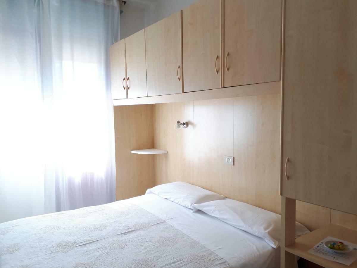 Hotel Villa Dina Lido di Jesolo Bagian luar foto