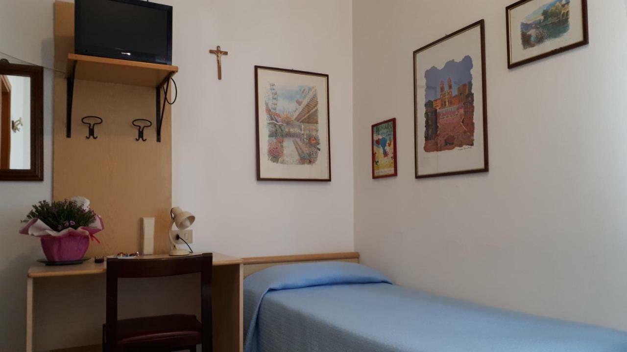 Hotel Villa Dina Lido di Jesolo Bagian luar foto