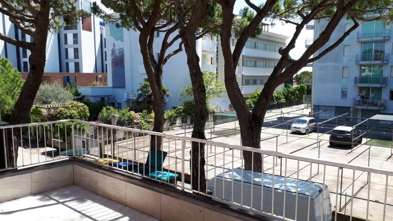 Hotel Villa Dina Lido di Jesolo Bagian luar foto