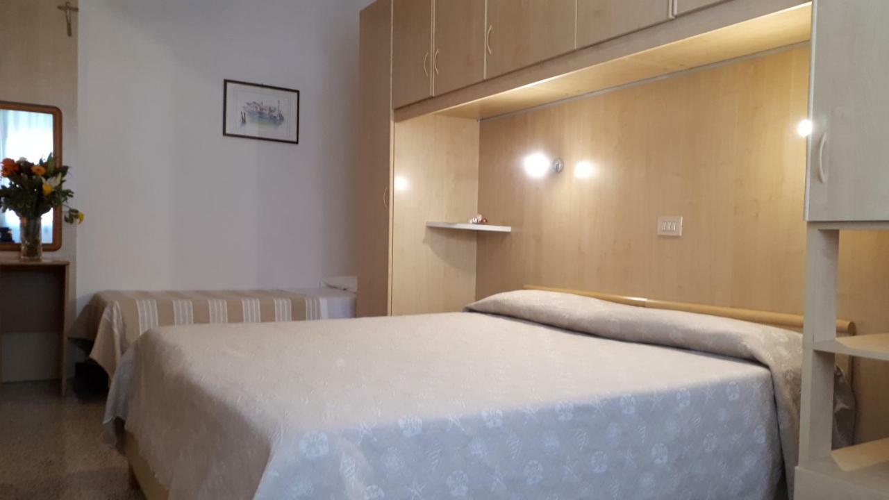 Hotel Villa Dina Lido di Jesolo Bagian luar foto