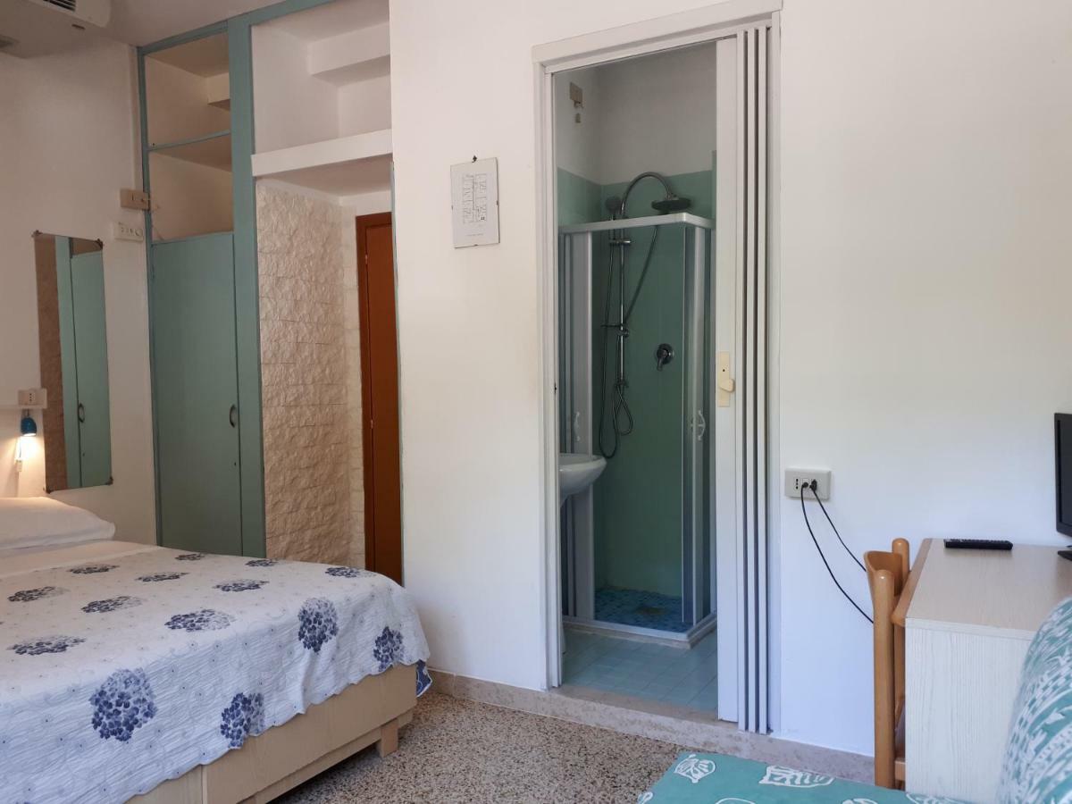 Hotel Villa Dina Lido di Jesolo Bagian luar foto