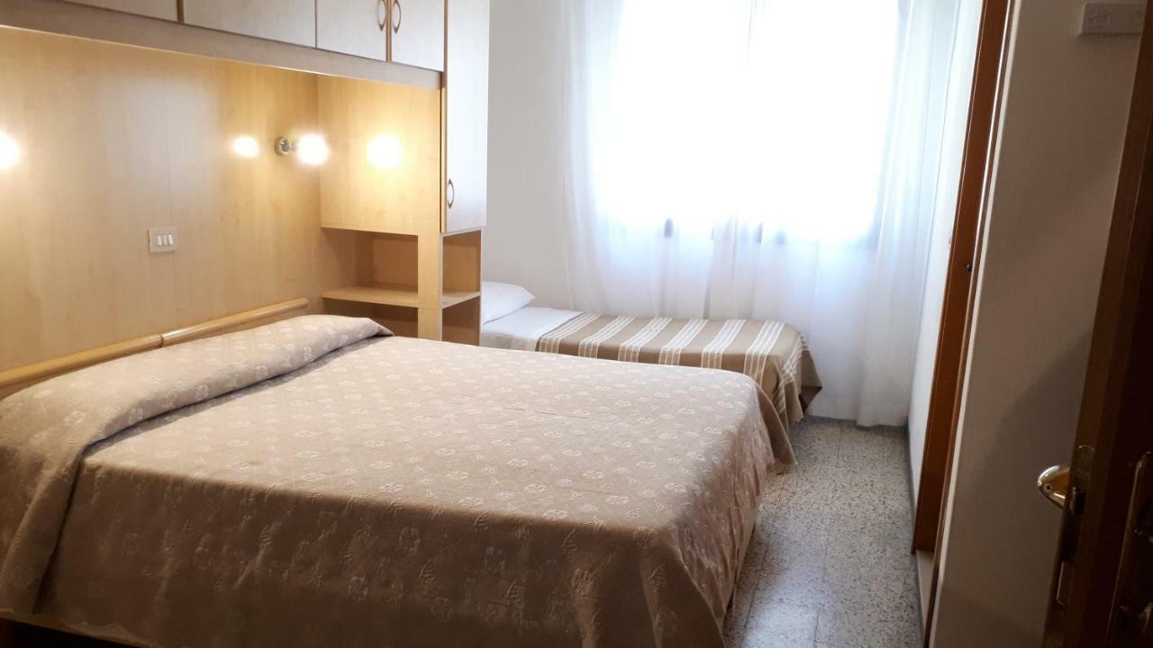 Hotel Villa Dina Lido di Jesolo Bagian luar foto