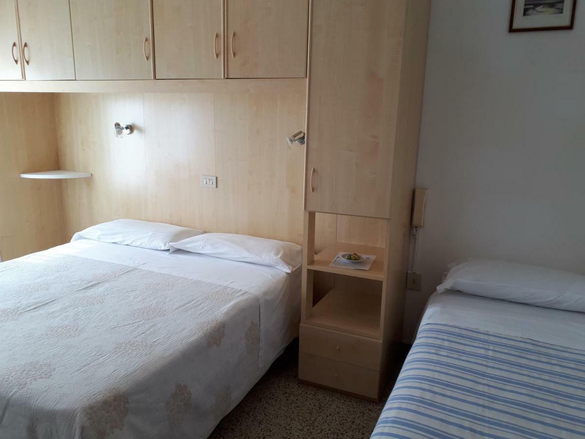 Hotel Villa Dina Lido di Jesolo Bagian luar foto