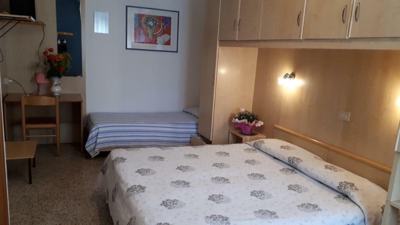 Hotel Villa Dina Lido di Jesolo Bagian luar foto